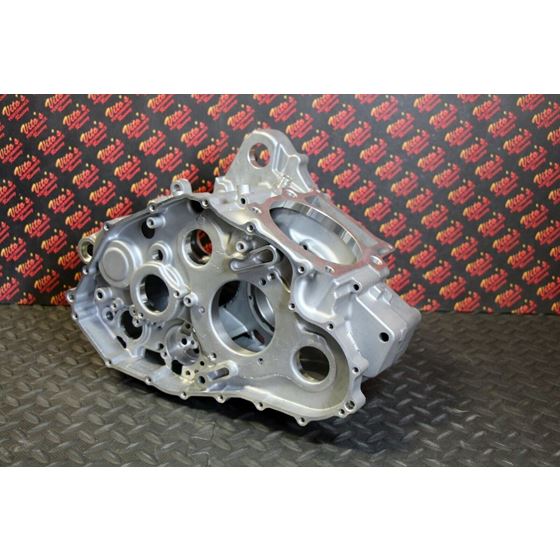 NEW Cases crankcase Yamaha Raptor 700 700R Genuine OEM factory 2013-2020
