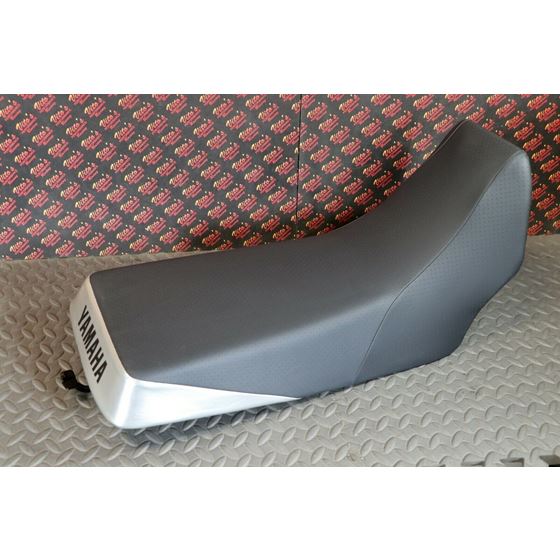 NEW Complete seat 1987-2006 Yamaha Banshee BLACK DIMPLE + SILVER + lettering